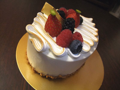 ケーキ イデミスギノ ホール 京橋にあるイデミスギノの人気の秘密とは？おすすめケーキもご紹介！