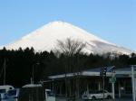 雪を懐いた富士　何故か富士を見るとカメラが・・